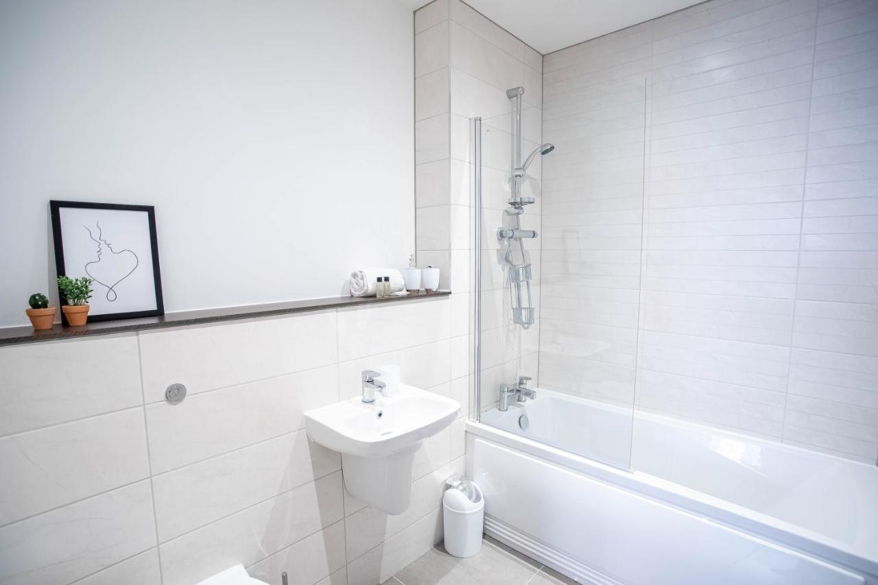 Luxury Apartments Available Next To Train Station - The Wallgate Apartments Wigan - Free Parking Luaran gambar